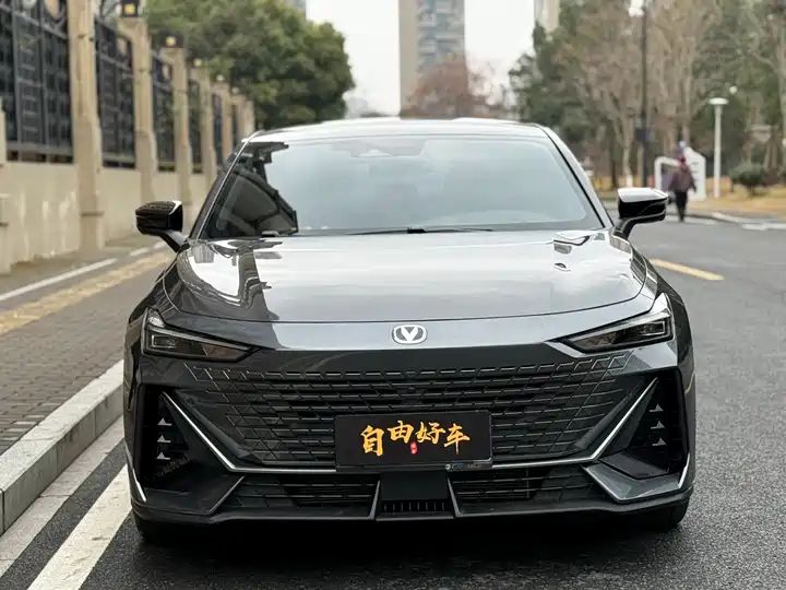 Premium LHD Sedan | Cheap Chinese Cars Export to Nigeria, Ghana, Algeria 2