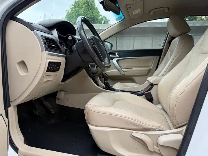 2017 Million Edition Sedan 1.5L CVT Luxury LHD Used Car for Export | China Used Car & Motorcycle Exporter 5