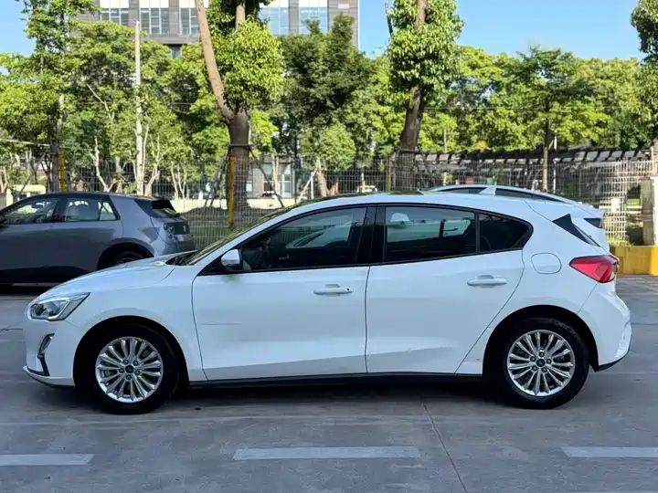 EcoBoost 180 Automatic Hatchback LHD Used Vehicle From China For Export 7