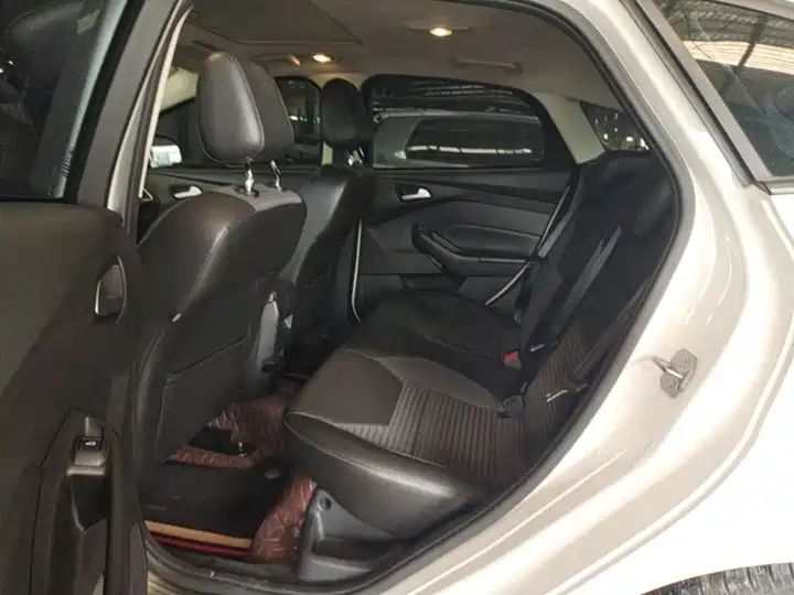 Classic 1.6L Automatic Trend Smart Drive LHD Hatchback Used Vehicle From China For Ghana & Nigeria Import 13