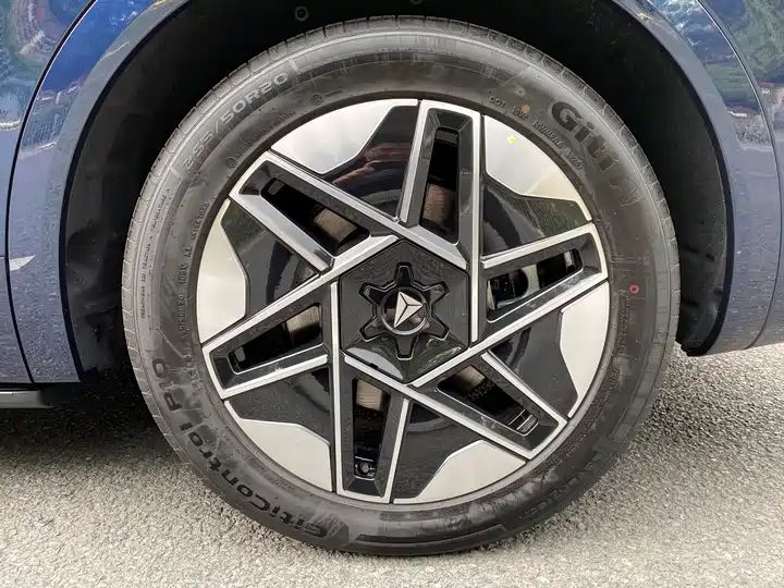 RWD Ultra+ LHD EREV Near-New SUV | Wholesale Chinese New Energy & Used Car Export Sourcing 8