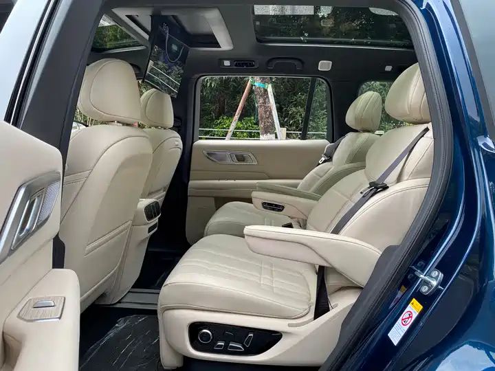 RWD Ultra+ LHD EREV Near-New SUV | Wholesale Chinese New Energy & Used Car Export Sourcing 9