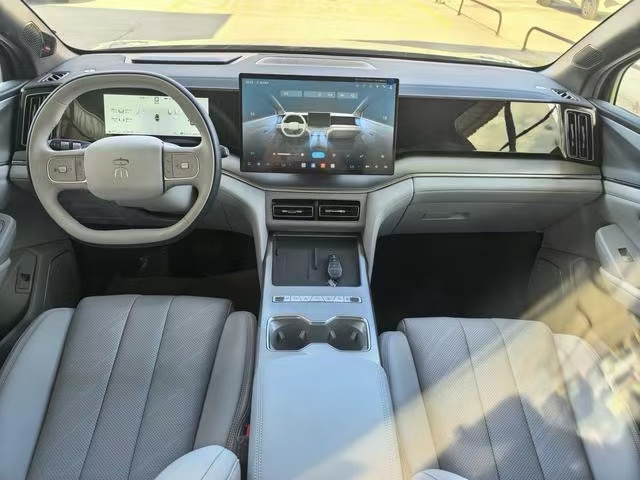 DM-i 1.5 Auto 205KM PHEV LHD SUV | Near-New & Used Chinese Hybrid Cars Wholesale Export Sourcing 7