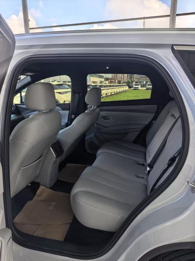 DM-i 1.5 Auto 205KM PHEV LHD SUV | Near-New & Used Chinese Hybrid Cars Wholesale Export Sourcing 9