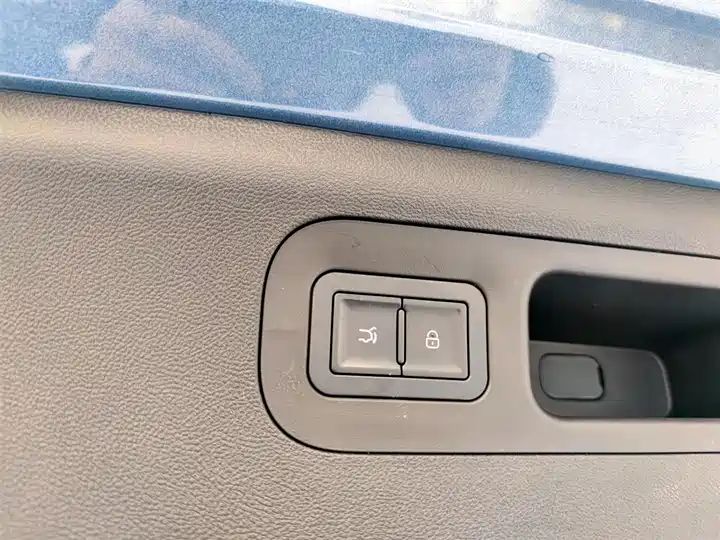 DM-i 150 Navigator Plus Left Hand Drive Hybrid SUV | China Used Car Exporter Shipping to African Countries 19