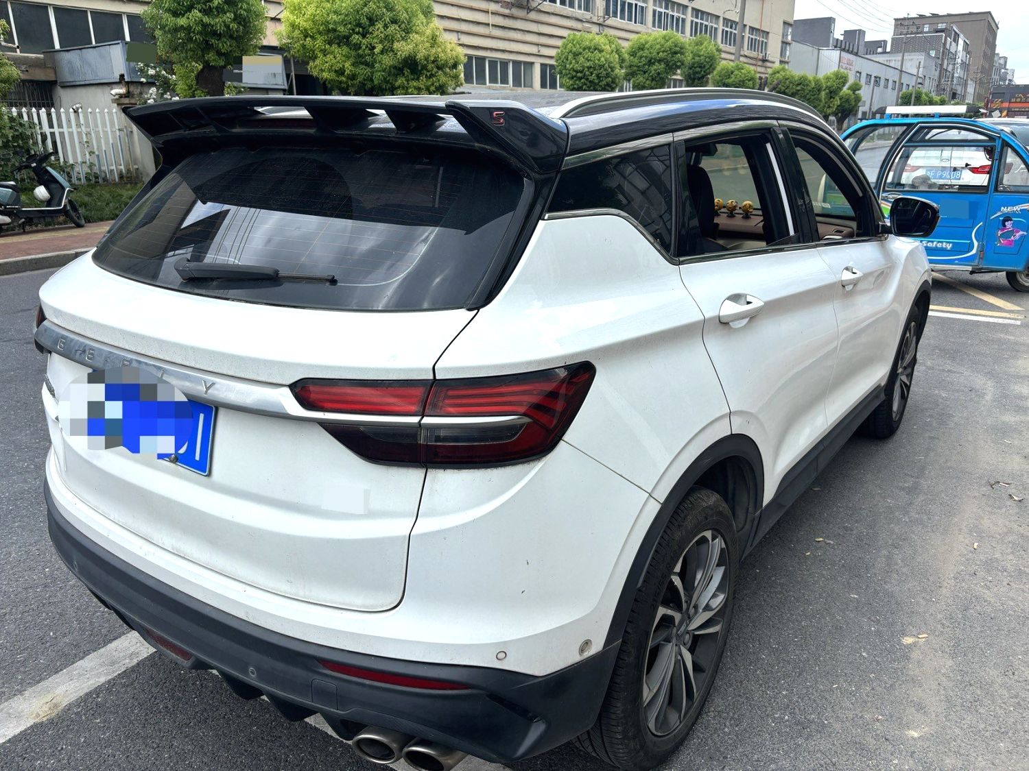 1.5T 260T Sport LHD Compact SUV Export From China To Ghana Nigeria Ivory Coast Benin 3