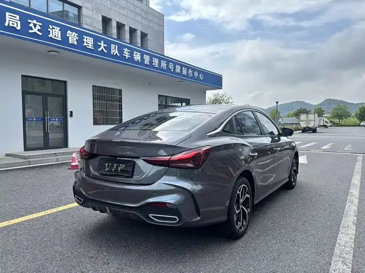2025 300TGI Global Flagship LHD Sedan | Buy Second Hand MG Cars Export from China 9
