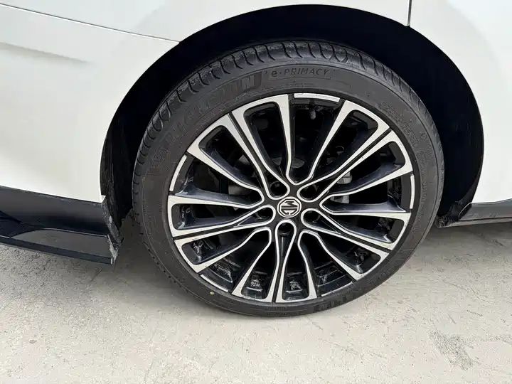 2.0T Automatic Supreme Luxury LHD | Chinese Second Hand Car Export to Ghana, Algeria, Nigeria 12