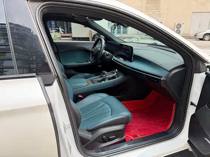 2.0T Automatic Supreme Luxury LHD | Chinese Second Hand Car Export to Ghana, Algeria, Nigeria 13