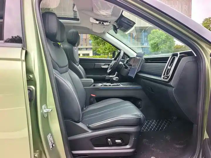 1.6T 4WD Yueye Edition LHD | China Second Hand Car & Auto Spare Parts Export 7