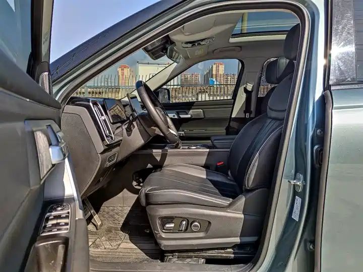 Yueye Edition 1.6T 4WD LHD | China Used SUV & Auto Spare Parts Export to Ghana, Algeria, Nigeria 7