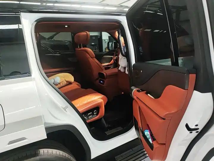 Luxury Automatic 2.0T 272HP L4 LHD SUV Used Chinese Cars for Export 6