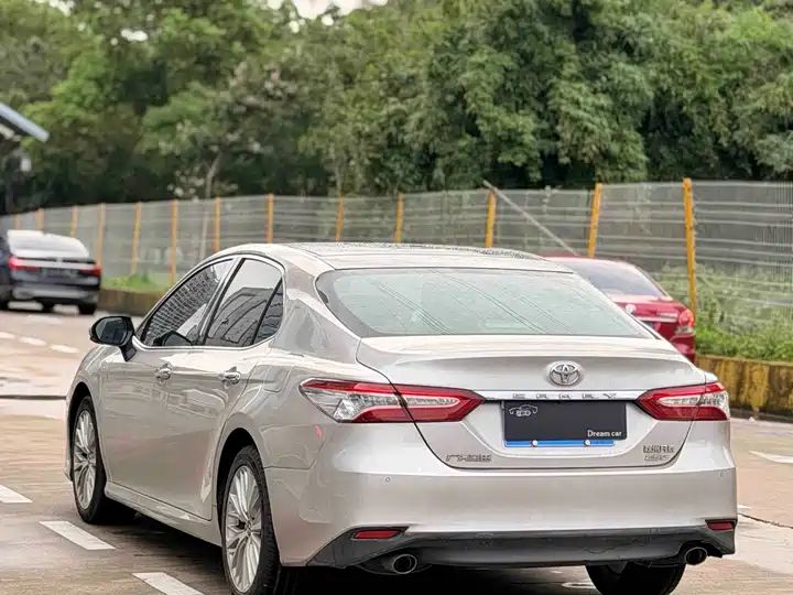 2.5G Luxury China VI LHD Sedan | Professional China Used Car Exporter 9