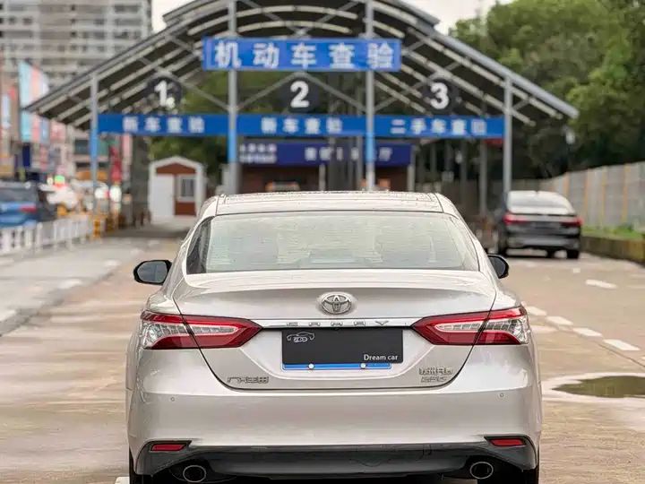 2.5G Luxury China VI LHD Sedan | Professional China Used Car Exporter 10
