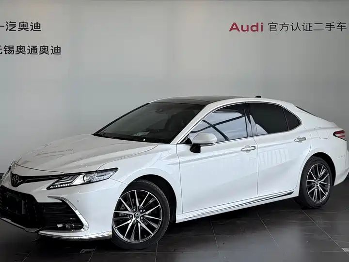 2.5G Luxury LHD Sedan | China Used Car Exporter Seeking Global Business Partners - Image 1
