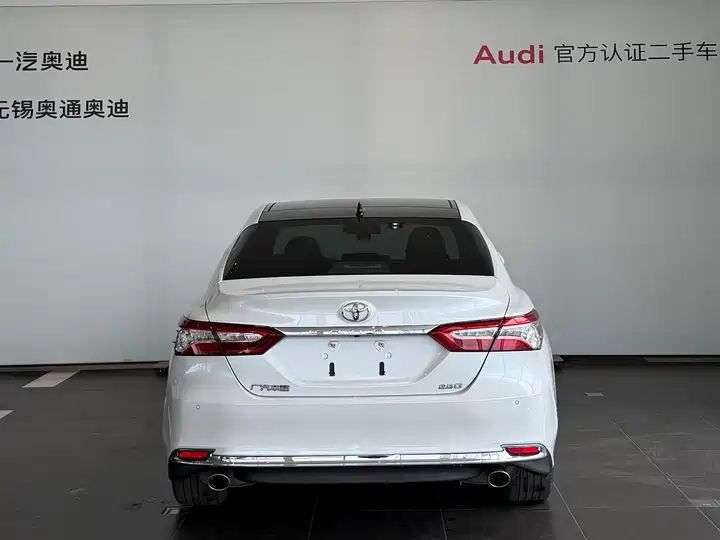 2.5G Luxury LHD Sedan | China Used Car Exporter Seeking Global Business Partners 5