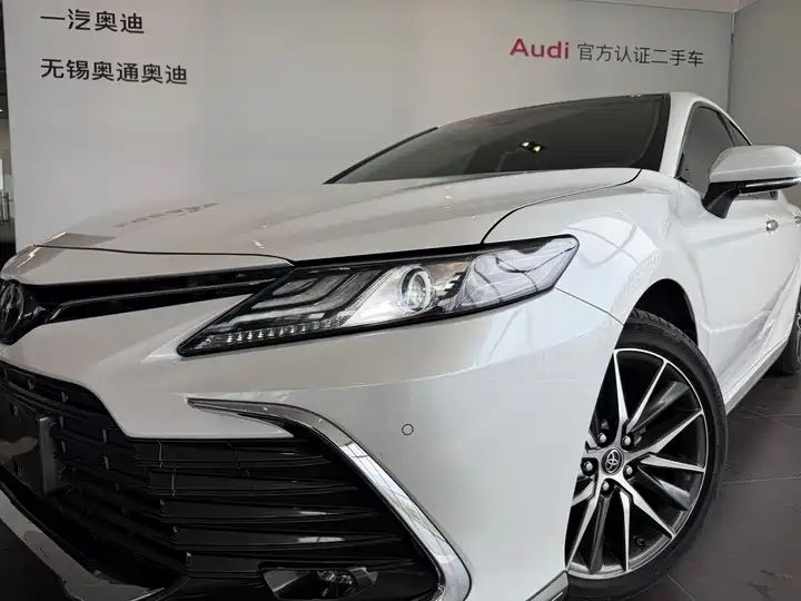 2.5G Luxury LHD Sedan | China Used Car Exporter Seeking Global Business Partners 6