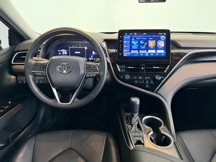 2.5G Luxury LHD Sedan | China Used Car Exporter Seeking Global Business Partners 15