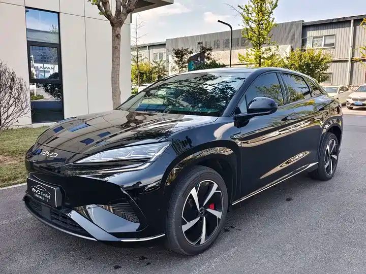 EV 2024 610km Long Range Left Hand Drive Electric Car Wholesale Export From China - Image 1