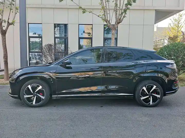 EV 2024 610km Long Range Left Hand Drive Electric Car Wholesale Export From China 3