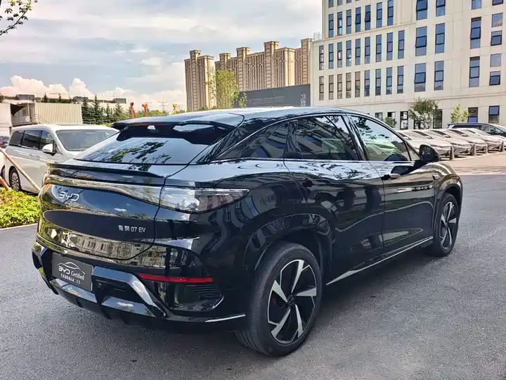 EV 2024 610km Long Range Left Hand Drive Electric Car Wholesale Export From China 4