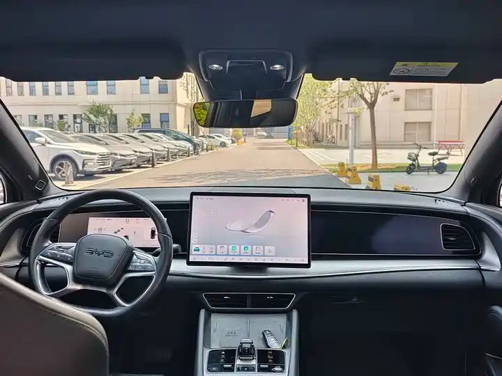 EV 2024 610km Long Range Left Hand Drive Electric Car Wholesale Export From China 10