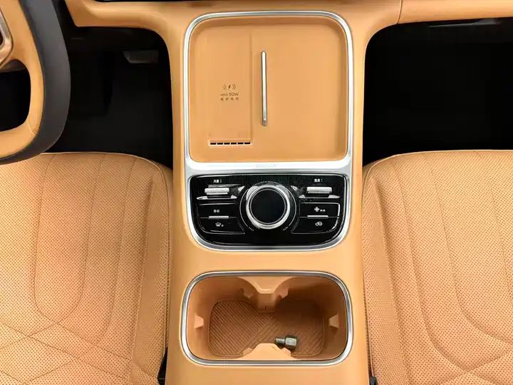 120km Pilot Edition LHD EV, Chinese Second Hand Cars Export to Nigeria, Ghana, Algeria 17