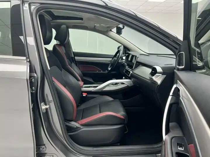 Bin Yue 1.4T DCT Diamond LHD SUV | China Second Hand Car Export to Africa 7