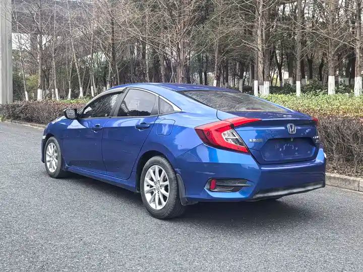 180TURBO CVT Comfort LHD Automatic Chinese Second Hand Car For Export 3