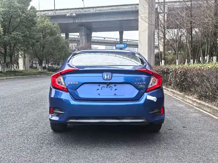 180TURBO CVT Comfort LHD Automatic Chinese Second Hand Car For Export 4