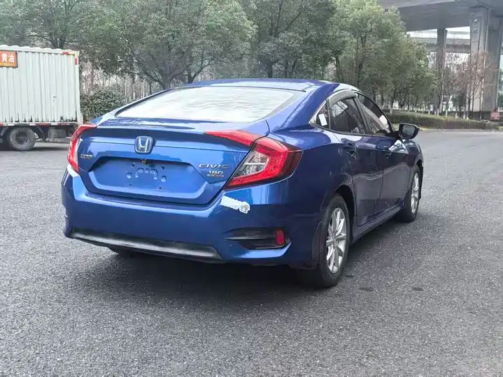 180TURBO CVT Comfort LHD Automatic Chinese Second Hand Car For Export 5