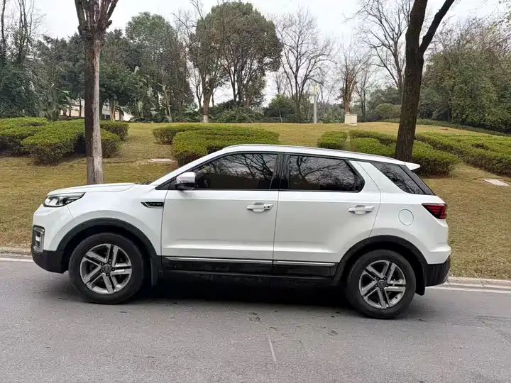 Automatic National V Emission LHD Used Chinese Car For Export 4
