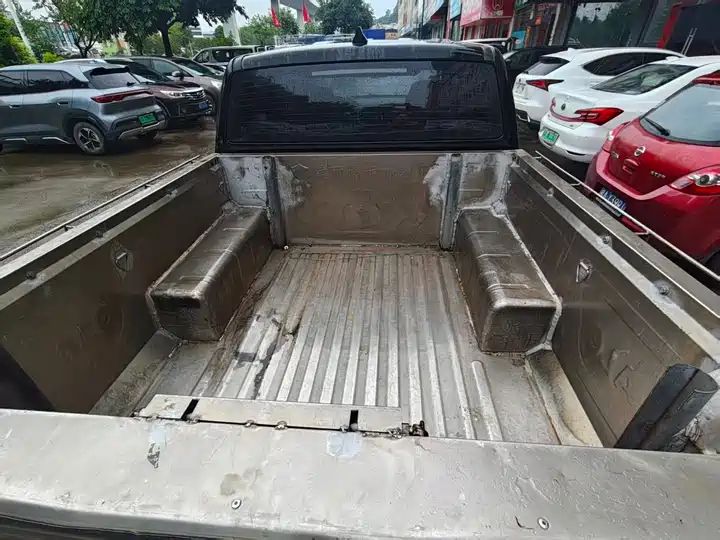 Passenger Global Edition 2.0T Diesel 2WD Comfort Standard Bed GW4D20M Used Pickup for Export 4