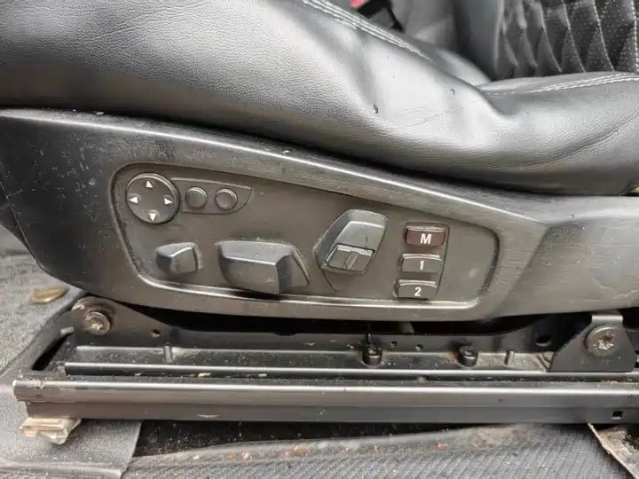 Passenger Global Edition 2.0T Diesel 2WD Comfort Standard Bed GW4D20M Used Pickup for Export 9