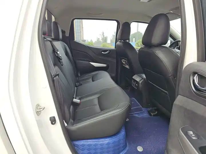 Diesel Auto 4WD LHD Nearly New Pickup 10