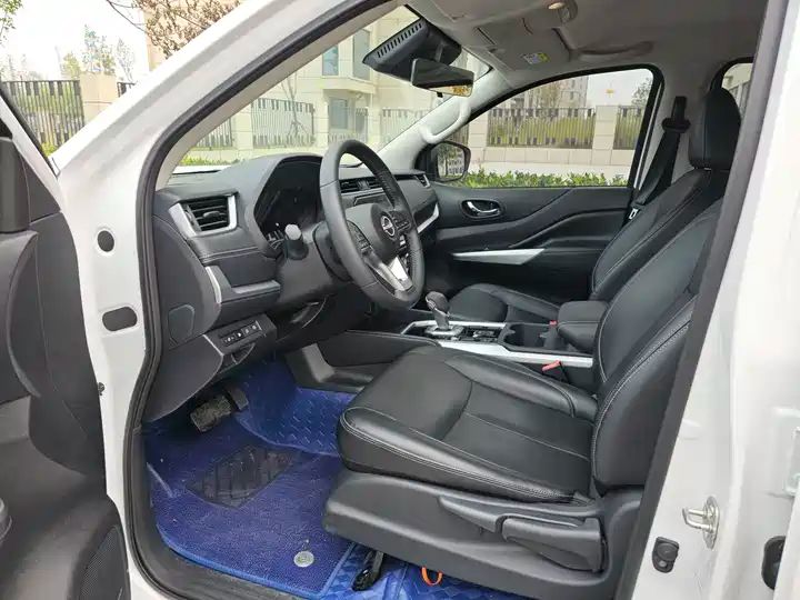 Diesel Auto 4WD LHD Nearly New Pickup 11